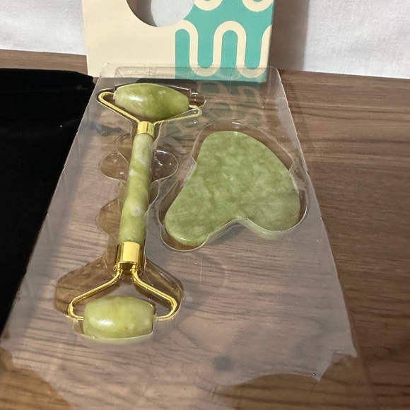 Jade roller with stone - Picture 4 of 5